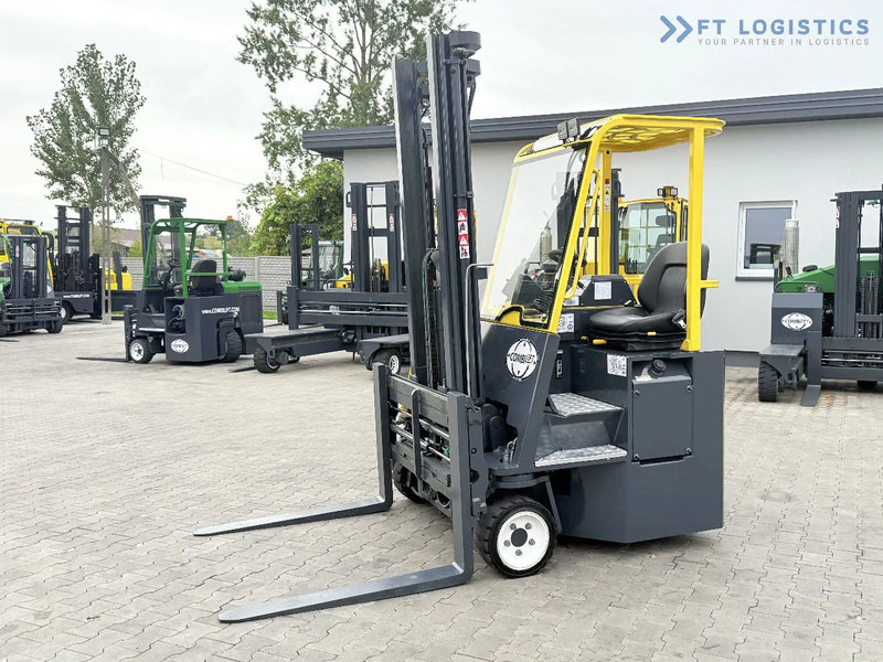 Combilift CB2500 / DUPLEX / 4100MM / DIESEL / FREE LIFT / FORK POSITIONER / SIDE SHIFT / LIKE NEW / Wide range of four-way and side loader - Četru pušu autokrāvējs: foto 2 Combilift CB2500 / DUPLEX / 4100MM / DIESEL / FREE LIFT / FORK POSITIONER / SIDE SHIFT / LIKE NEW / Wide range of four-way and side loader - Četru pušu autokrāvējs: foto 2
