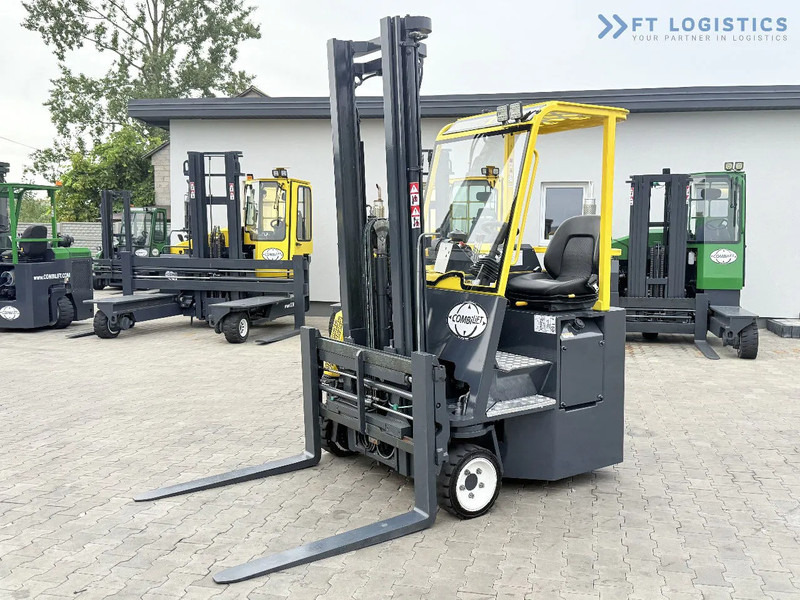 Combilift CB2500 / DUPLEX / 4100MM / DIESEL / FREE LIFT / FORK POSITIONER / SIDE SHIFT / LIKE NEW / Wide range of four-way and side loader - Četru pušu autokrāvējs: foto 1 Combilift CB2500 / DUPLEX / 4100MM / DIESEL / FREE LIFT / FORK POSITIONER / SIDE SHIFT / LIKE NEW / Wide range of four-way and side loader - Četru pušu autokrāvējs: foto 1