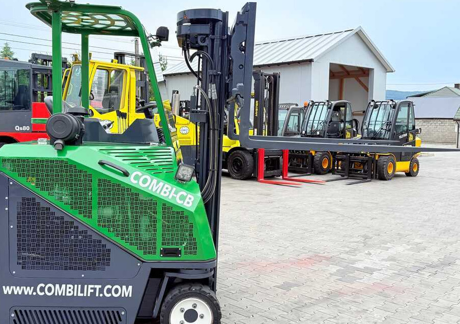 Četru pušu autokrāvējs Combilift CB3000 / DIESEL / TRIPLEX 4900MM / FREE LIFT / SIDESHIFT / FORK POSITIONER / 1500MM FORKS / LIKE NEW: foto 23