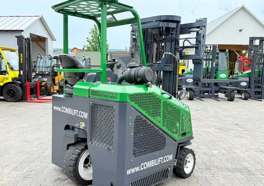 Četru pušu autokrāvējs Combilift CB3000 / DIESEL / TRIPLEX 4900MM / FREE LIFT / SIDESHIFT / FORK POSITIONER / 1500MM FORKS / LIKE NEW: foto 24
