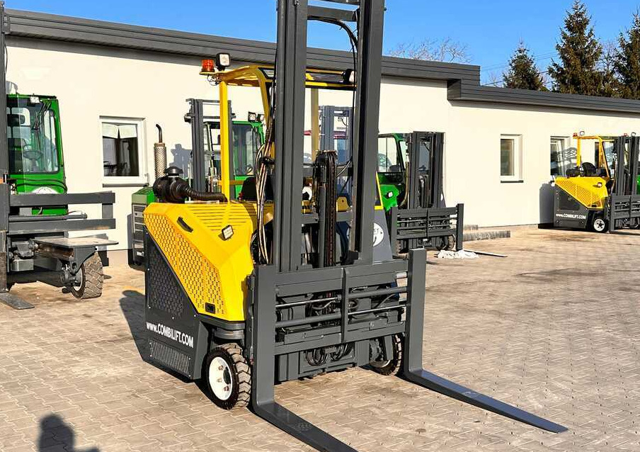 Combilift CB3000 / LPG / DUPLEX / 4000MM / FREE LIFT / NEW BAND TIRES / LIKE NEW - Četru pušu autokrāvējs: foto 5 Combilift CB3000 / LPG / DUPLEX / 4000MM / FREE LIFT / NEW BAND TIRES / LIKE NEW - Četru pušu autokrāvējs: foto 5