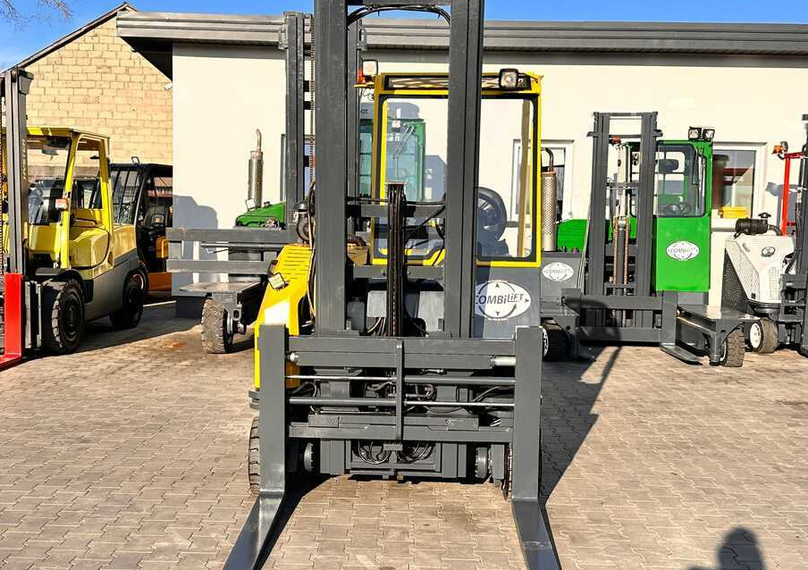 Combilift CB3000 / LPG / DUPLEX / 4000MM / FREE LIFT / NEW BAND TIRES / LIKE NEW - Četru pušu autokrāvējs: foto 3 Combilift CB3000 / LPG / DUPLEX / 4000MM / FREE LIFT / NEW BAND TIRES / LIKE NEW - Četru pušu autokrāvējs: foto 3