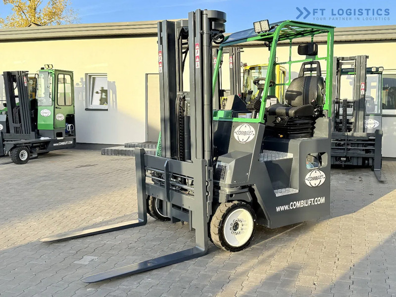 Combilift CB4000 / GAS / TRIPLEX 5200MM / FREE LIFT / FORK POSITIONER / SIDE SHIFT / EXCELLENT CONDITION / Wide range of four-way and side - Četru pušu autokrāvējs: foto 1 Combilift CB4000 / GAS / TRIPLEX 5200MM / FREE LIFT / FORK POSITIONER / SIDE SHIFT / EXCELLENT CONDITION / Wide range of four-way and side - Četru pušu autokrāvējs: foto 1