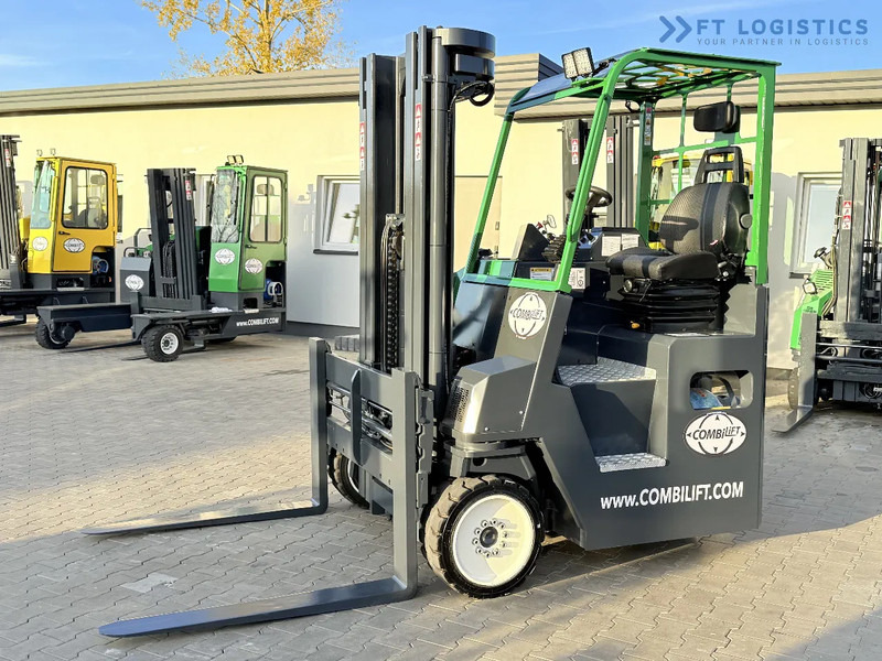 Combilift CB4000 / GAS / TRIPLEX 5200MM / FREE LIFT / FORK POSITIONER / SIDE SHIFT / EXCELLENT CONDITION / Wide range of four-way and side - Četru pušu autokrāvējs: foto 2 Combilift CB4000 / GAS / TRIPLEX 5200MM / FREE LIFT / FORK POSITIONER / SIDE SHIFT / EXCELLENT CONDITION / Wide range of four-way and side - Četru pušu autokrāvējs: foto 2