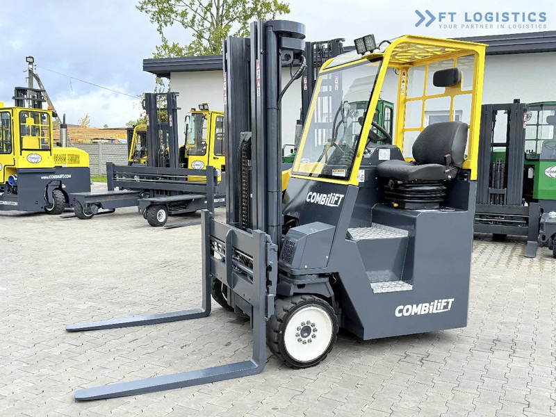 Combilift CB4000 / GAS / TRIPLEX 5200MM / FREE LIFT / FORK POSITIONER / SIDE SHIFT / EXCELLENT CONDITION / Wide range of four-way and side - Četru pušu autokrāvējs: foto 3 Combilift CB4000 / GAS / TRIPLEX 5200MM / FREE LIFT / FORK POSITIONER / SIDE SHIFT / EXCELLENT CONDITION / Wide range of four-way and side - Četru pušu autokrāvējs: foto 3