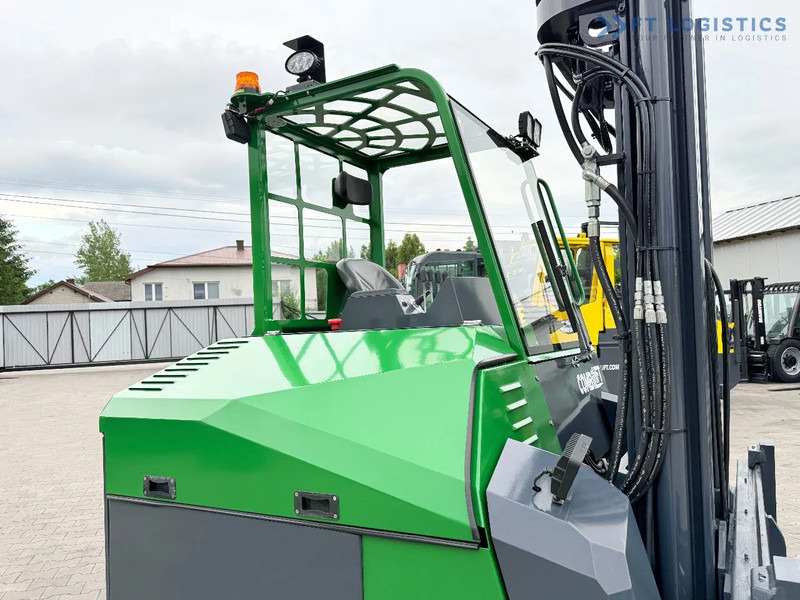 Combilift CBE4000 / TRIPLEX 5200MM / ELECTRIC / FREE LIFT / FORK POSITIONER / SIDE SHIFT / LIKE NEW CBE4000 / TRIPLEX 5200MM / ELECTRIC / - Četru pušu autokrāvējs: foto 4 Combilift CBE4000 / TRIPLEX 5200MM / ELECTRIC / FREE LIFT / FORK POSITIONER / SIDE SHIFT / LIKE NEW CBE4000 / TRIPLEX 5200MM / ELECTRIC / - Četru pušu autokrāvējs: foto 4