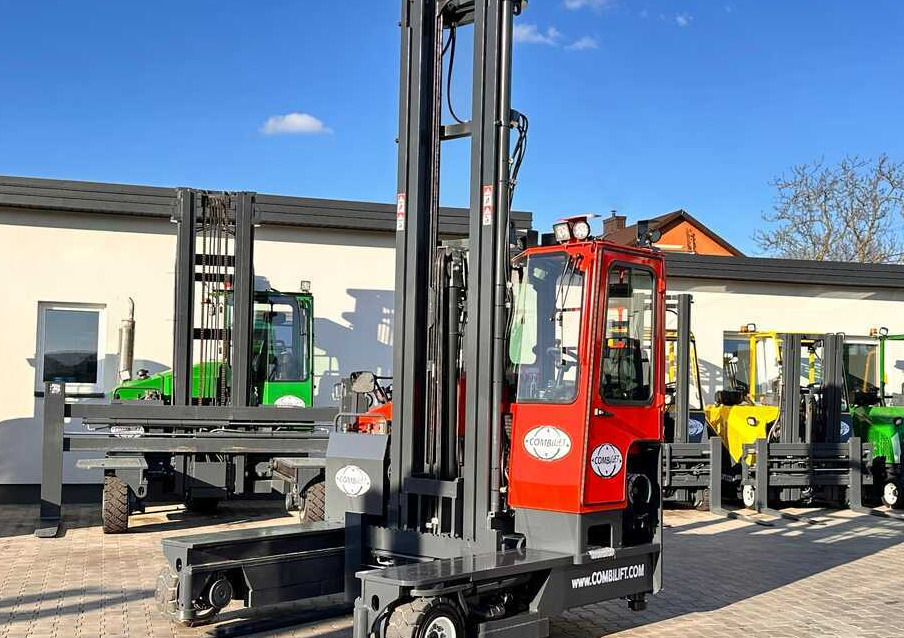 Combilift COMBILIFT C4000 – TRIPLEX 9300 mm – Year 2017 – GAS – FREE LIFT – FORK SIDE SHIFT – CONDITION 5/5 - Četru pušu autokrāvējs: foto 2 Combilift COMBILIFT C4000 – TRIPLEX 9300 mm – Year 2017 – GAS – FREE LIFT – FORK SIDE SHIFT – CONDITION 5/5 - Četru pušu autokrāvējs: foto 2