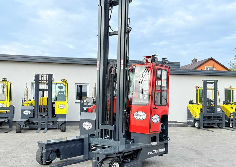 Combilift COMBILIFT C4000 – TRIPLEX 9300 mm – Year 2017 – GAS – FREE LIFT – FORK SIDE SHIFT – CONDITION 5/5 - Četru pušu autokrāvējs: foto 1 Combilift COMBILIFT C4000 – TRIPLEX 9300 mm – Year 2017 – GAS – FREE LIFT – FORK SIDE SHIFT – CONDITION 5/5 - Četru pušu autokrāvējs: foto 1