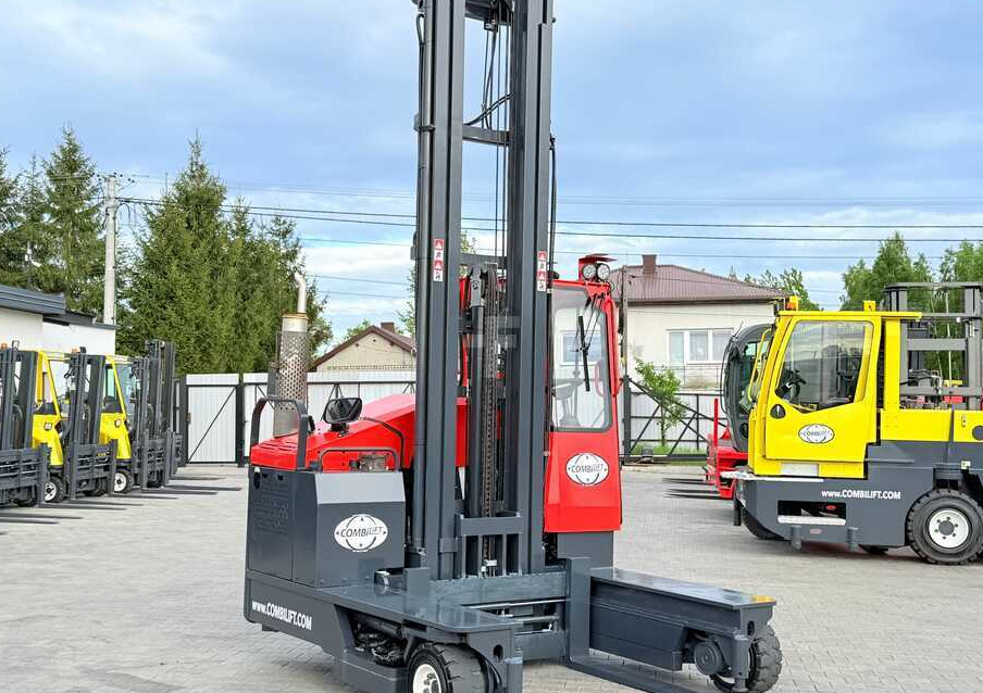 Combilift COMBILIFT C4000 – TRIPLEX 9300 mm – Year 2017 – GAS – FREE LIFT – FORK SIDE SHIFT – CONDITION 5/5 - Četru pušu autokrāvējs: foto 2 Combilift COMBILIFT C4000 – TRIPLEX 9300 mm – Year 2017 – GAS – FREE LIFT – FORK SIDE SHIFT – CONDITION 5/5 - Četru pušu autokrāvējs: foto 2
