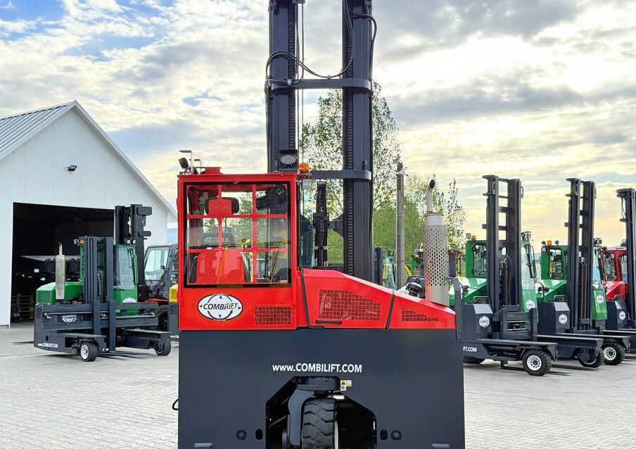 Combilift COMBILIFT C4000 – TRIPLEX 9300 mm – Year 2017 – GAS – FREE LIFT – FORK SIDE SHIFT – CONDITION 5/5 - Četru pušu autokrāvējs: foto 5 Combilift COMBILIFT C4000 – TRIPLEX 9300 mm – Year 2017 – GAS – FREE LIFT – FORK SIDE SHIFT – CONDITION 5/5 - Četru pušu autokrāvējs: foto 5
