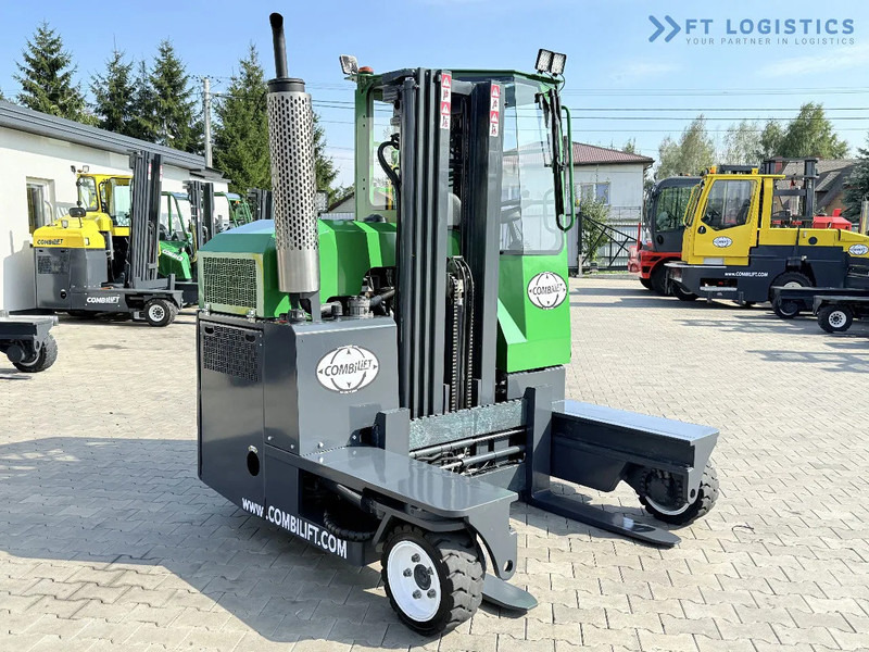 Combilift Combilift C2500 / GAS / TRIPLEX 4900MM / FREE LIFT / ONLY 2446 HOURS / FORK POSITIONER / FULL CABIN / PERFECT CONDITION / Wide r - Četru pušu autokrāvējs: foto 5 Combilift Combilift C2500 / GAS / TRIPLEX 4900MM / FREE LIFT / ONLY 2446 HOURS / FORK POSITIONER / FULL CABIN / PERFECT CONDITION / Wide r - Četru pušu autokrāvējs: foto 5