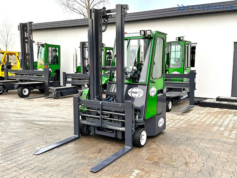 Combilift Combilift C3000CB - DUPLEX 4000mm - Year 2015 - / CABIN - HEATING / ONLY 6546 MTH / EXCELLENT CONDITION / LIKE NEW! Combilift C3 - Četru pušu autokrāvējs: foto 2 Combilift Combilift C3000CB - DUPLEX 4000mm - Year 2015 - / CABIN - HEATING / ONLY 6546 MTH / EXCELLENT CONDITION / LIKE NEW! Combilift C3 - Četru pušu autokrāvējs: foto 2