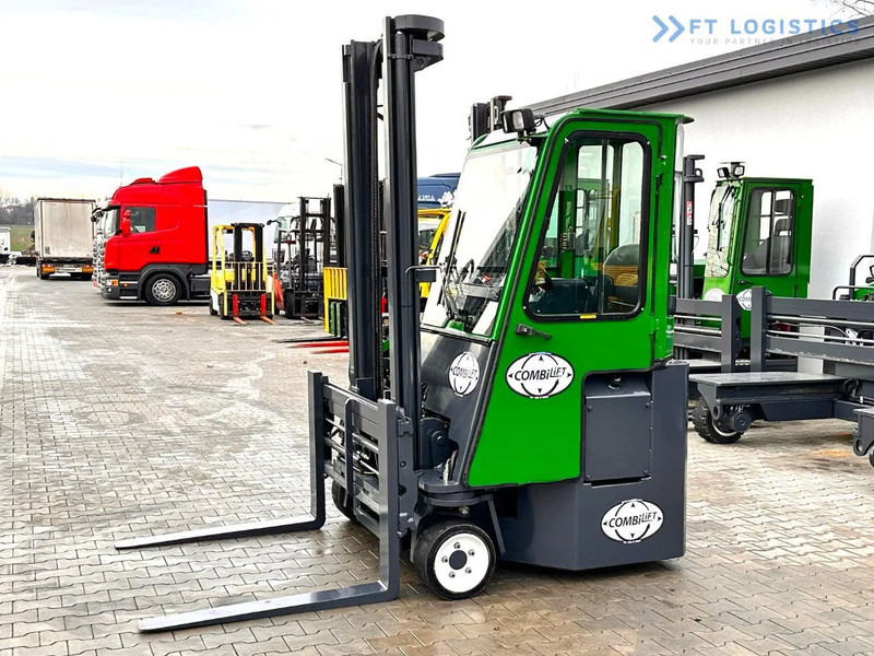 Combilift Combilift C3000CB - DUPLEX 4000mm - Year 2015 - / CABIN - HEATING / ONLY 6546 MTH / EXCELLENT CONDITION / LIKE NEW! Combilift C3 - Četru pušu autokrāvējs: foto 3 Combilift Combilift C3000CB - DUPLEX 4000mm - Year 2015 - / CABIN - HEATING / ONLY 6546 MTH / EXCELLENT CONDITION / LIKE NEW! Combilift C3 - Četru pušu autokrāvējs: foto 3