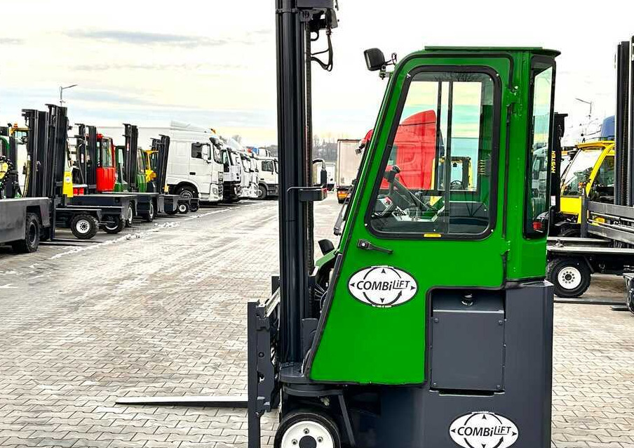 Combilift Combilift C3000CB - DUPLEX 4000mm - Year 2015 - / CABIN - HEATING / ONLY 6546 MTH / EXCELLENT CONDITION / LIKE NEW! - Četru pušu autokrāvējs: foto 3 Combilift Combilift C3000CB - DUPLEX 4000mm - Year 2015 - / CABIN - HEATING / ONLY 6546 MTH / EXCELLENT CONDITION / LIKE NEW! - Četru pušu autokrāvējs: foto 3