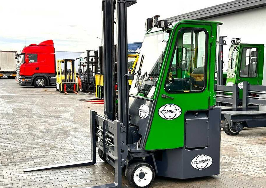 Combilift Combilift C3000CB - DUPLEX 4000mm - Year 2015 - / CABIN - HEATING / ONLY 6546 MTH / EXCELLENT CONDITION / LIKE NEW! - Četru pušu autokrāvējs: foto 1 Combilift Combilift C3000CB - DUPLEX 4000mm - Year 2015 - / CABIN - HEATING / ONLY 6546 MTH / EXCELLENT CONDITION / LIKE NEW! - Četru pušu autokrāvējs: foto 1