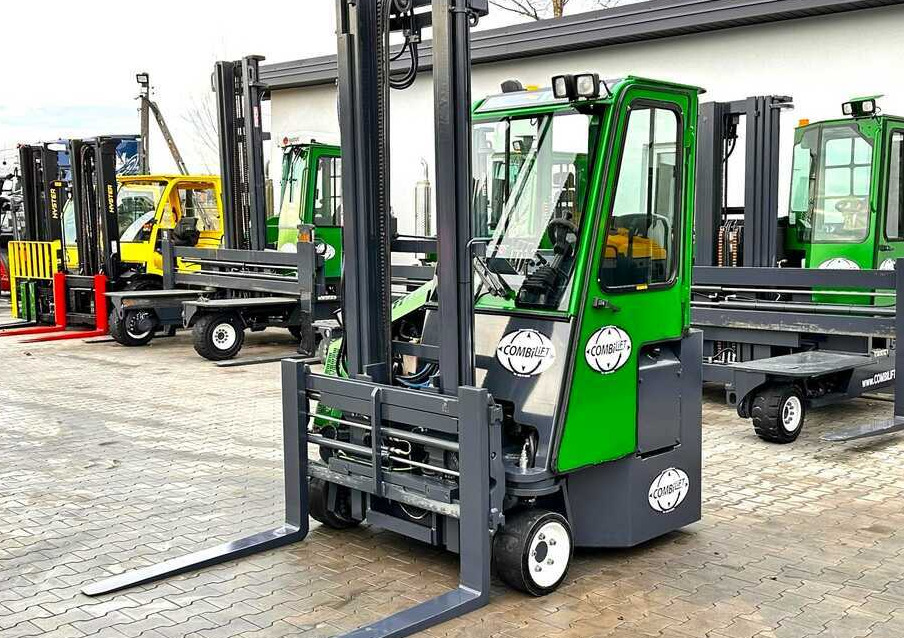 Combilift Combilift C3000CB - DUPLEX 4000mm - Year 2015 - / CABIN - HEATING / ONLY 6546 MTH / EXCELLENT CONDITION / LIKE NEW! - Četru pušu autokrāvējs: foto 1 Combilift Combilift C3000CB - DUPLEX 4000mm - Year 2015 - / CABIN - HEATING / ONLY 6546 MTH / EXCELLENT CONDITION / LIKE NEW! - Četru pušu autokrāvējs: foto 1