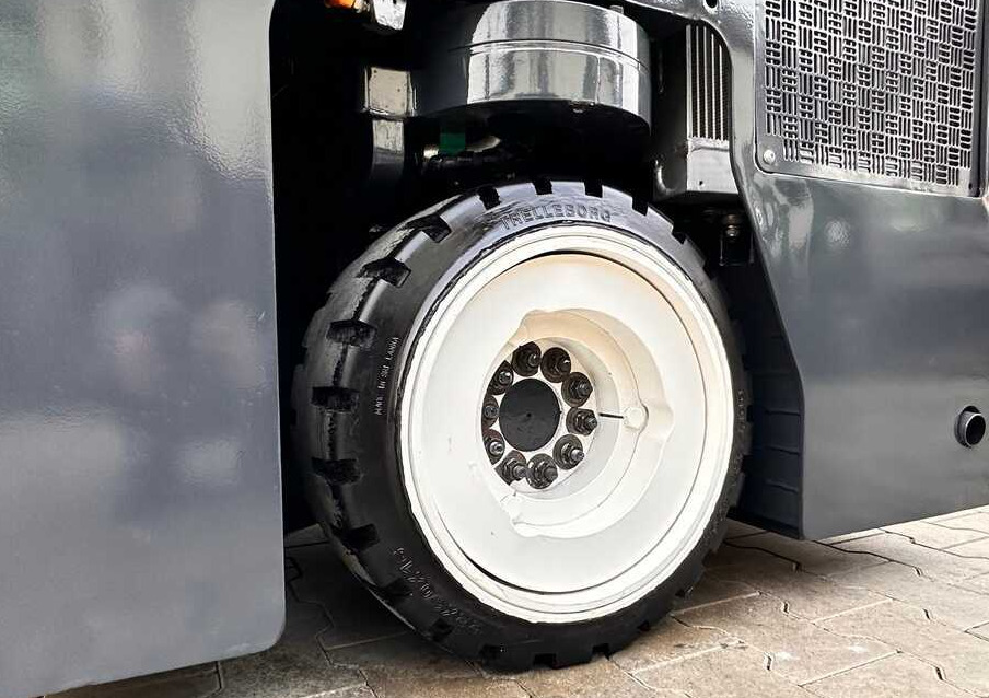 Combilift Combilift C3000CB - Duplex 4000mm - Year 2016 / ONLY 2,161 MTH / PERFECT CONDITION / LIKE NEW! - Četru pušu autokrāvējs: foto 4 Combilift Combilift C3000CB - Duplex 4000mm - Year 2016 / ONLY 2,161 MTH / PERFECT CONDITION / LIKE NEW! - Četru pušu autokrāvējs: foto 4