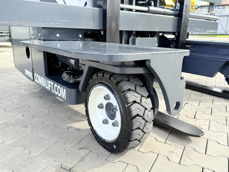 Combilift FOUR-WAY / MULTI-DIRECTIONAL FORKLIFT / ONLY 491 HOURS / C2500 / GAS / DUPLEX 4600MM / SHORT – ONLY 1900MM / WIDTH 2700MM WITH F - Četru pušu autokrāvējs: foto 5 Combilift FOUR-WAY / MULTI-DIRECTIONAL FORKLIFT / ONLY 491 HOURS / C2500 / GAS / DUPLEX 4600MM / SHORT – ONLY 1900MM / WIDTH 2700MM WITH F - Četru pušu autokrāvējs: foto 5