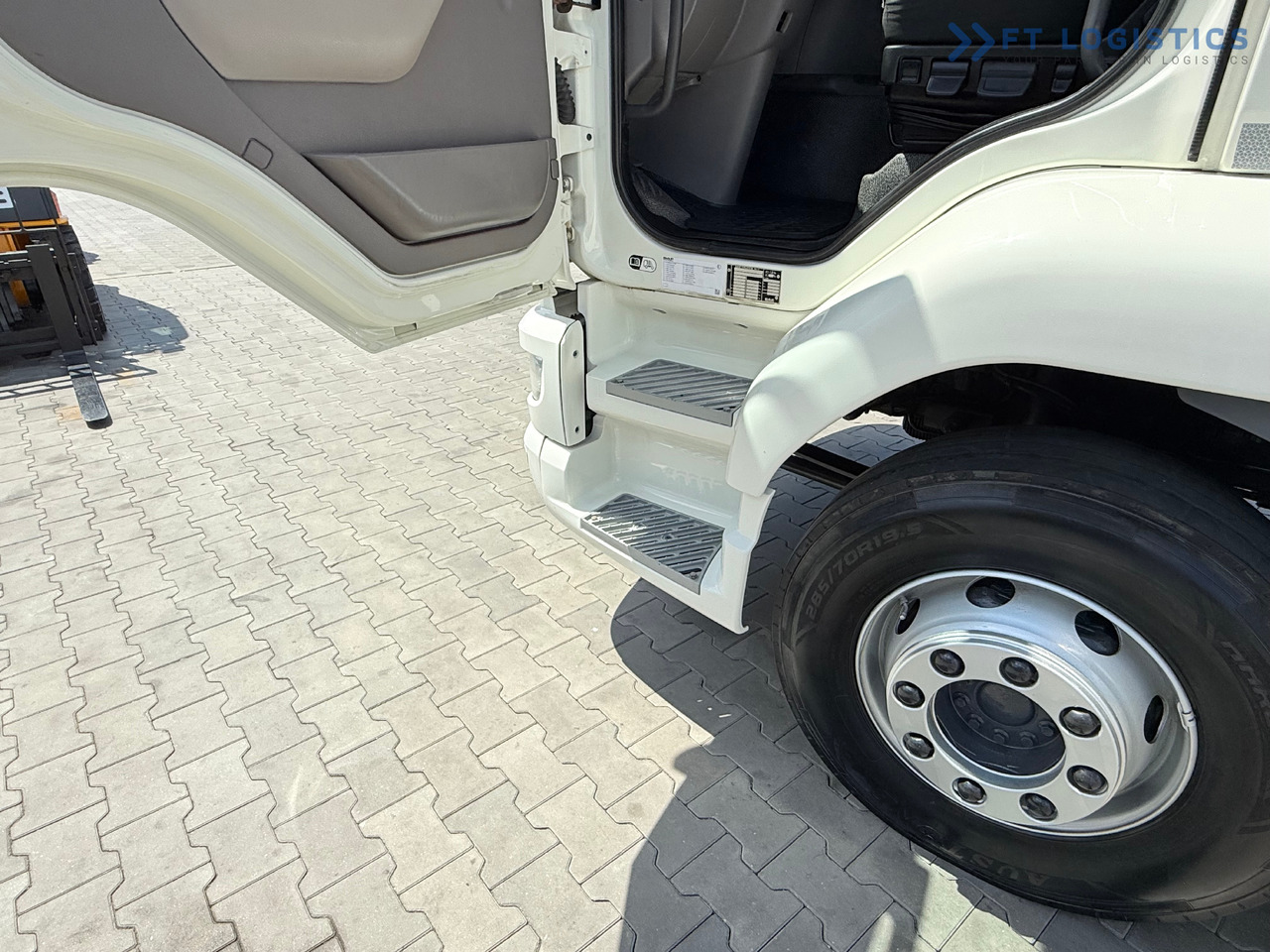 Jaunā Kravas automašīna ar tentu DAF LF 260 FA / AUTOMATIC / 9,255 kg PAYLOAD / 4x2 / 18 PALLETS / TAIL LIFT / SIDE BOARDS / EXCELLENT CONDITION! [ Copy ]: foto 23