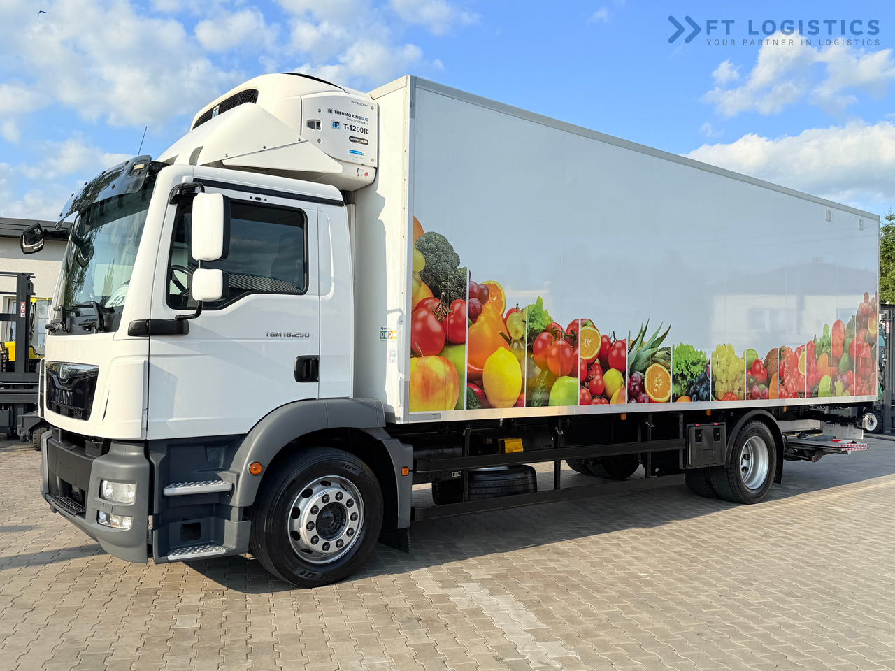 MAN TGM 18.290 / THERMOKING T-1200R / BI-TEMPERATURE / 19 PALLETS / 90% TYRES / EXCELLENT CONDITION / DHOLLANDIA TAIL LIFT / SIDE DOOR / PAYLOAD 8,220 KG - Kravas automašīna refrižerators: foto 2 MAN TGM 18.290 / THERMOKING T-1200R / BI-TEMPERATURE / 19 PALLETS / 90% TYRES / EXCELLENT CONDITION / DHOLLANDIA TAIL LIFT / SIDE DOOR / PAYLOAD 8,220 KG - Kravas automašīna refrižerators: foto 2