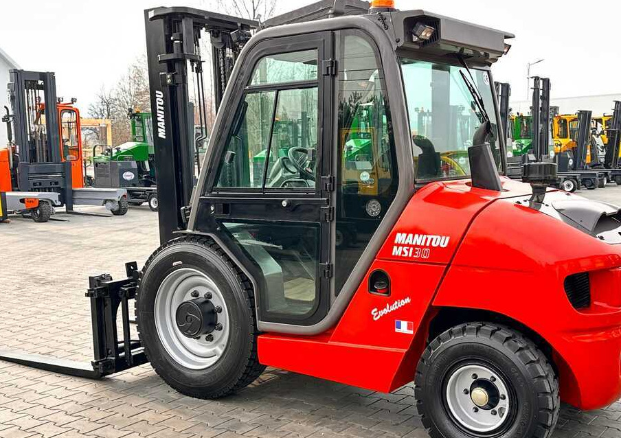 Manitou MSI30 / DIESEL / DUPLEX / 3400MM / CABIN / FORK POSITIONER / SIDE SHIFT / LIKE NEW - Bezceļu autokrāvējs: foto 4 Manitou MSI30 / DIESEL / DUPLEX / 3400MM / CABIN / FORK POSITIONER / SIDE SHIFT / LIKE NEW - Bezceļu autokrāvējs: foto 4