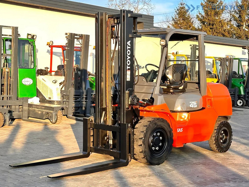 Toyota 42-4FD40 / DIESEL / 4500KG / DUPLEX / FORKS 1400MM / WELL-MAINTAINED 42-4FD40 / DIESEL / 4500KG / DUPLEX / FORKS 1400MM / WELL-M - Dīzeļiekrāvējs: foto 1 Toyota 42-4FD40 / DIESEL / 4500KG / DUPLEX / FORKS 1400MM / WELL-MAINTAINED 42-4FD40 / DIESEL / 4500KG / DUPLEX / FORKS 1400MM / WELL-M - Dīzeļiekrāvējs: foto 1