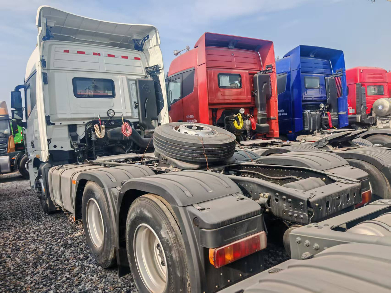 Auman 6×4 - Puspiekabe pašizgāzējs: foto 2 Auman 6×4 - Puspiekabe pašizgāzējs: foto 2