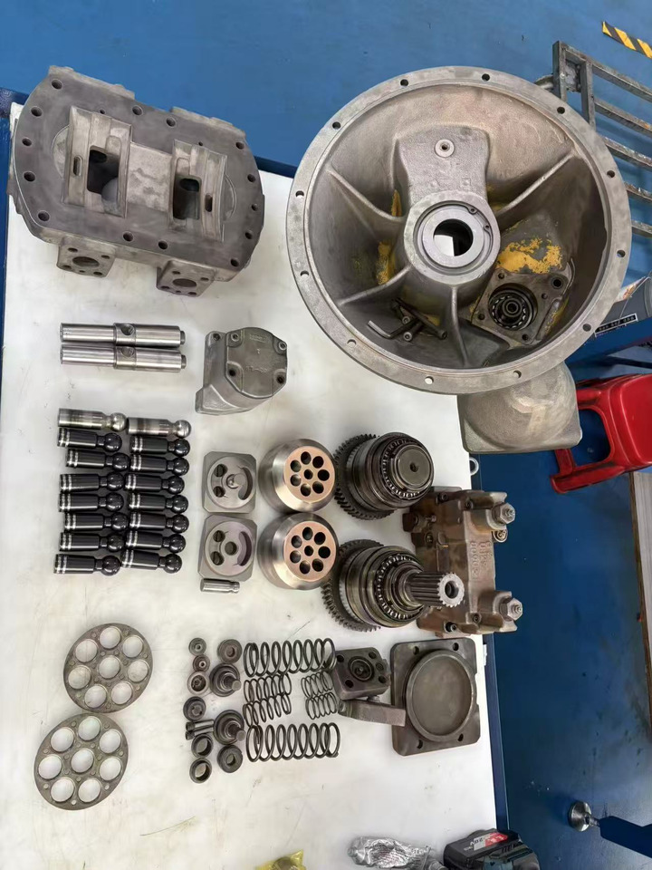 CATERPILLAR 320B pump - Hidrauliskais sūknis - Kāpurķēžu ekskavators: foto 3 CATERPILLAR 320B pump - Hidrauliskais sūknis - Kāpurķēžu ekskavators: foto 3