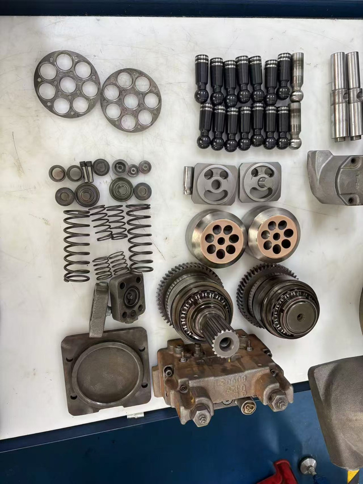 CATERPILLAR 320B pump - Hidrauliskais sūknis - Kāpurķēžu ekskavators: foto 2 CATERPILLAR 320B pump - Hidrauliskais sūknis - Kāpurķēžu ekskavators: foto 2