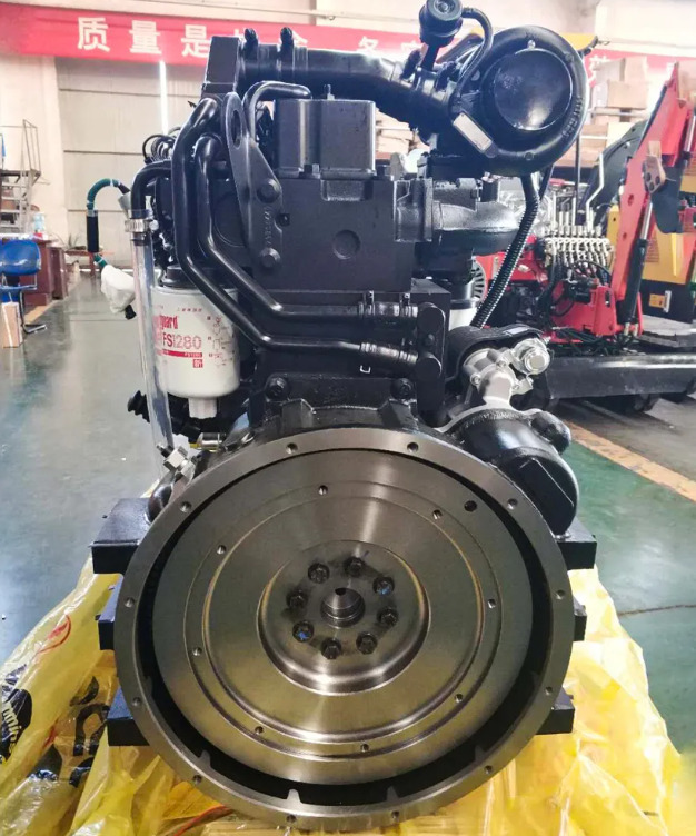 CUMMINS 6CTA8.3 - Dzinējs - Ekskavators: foto 1 CUMMINS 6CTA8.3 - Dzinējs - Ekskavators: foto 1