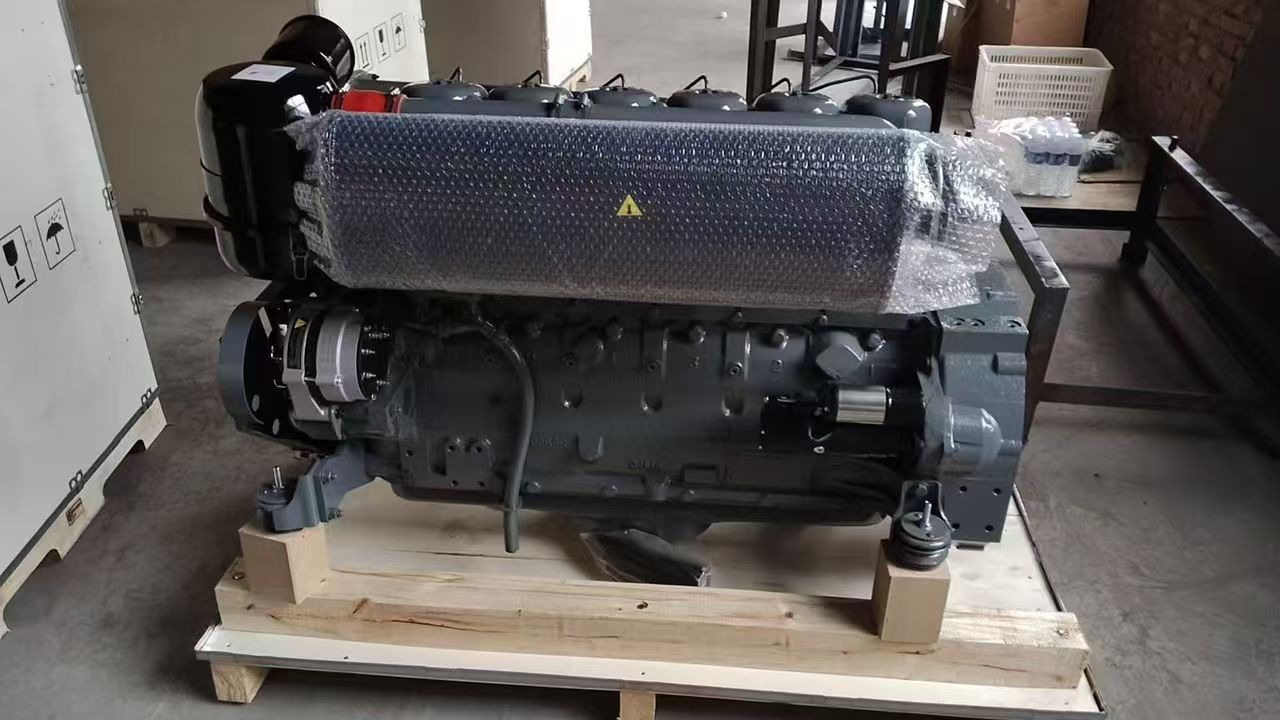 DEUTZ F4L912 - Dzinējs - Ekskavators: foto 1 DEUTZ F4L912 - Dzinējs - Ekskavators: foto 1