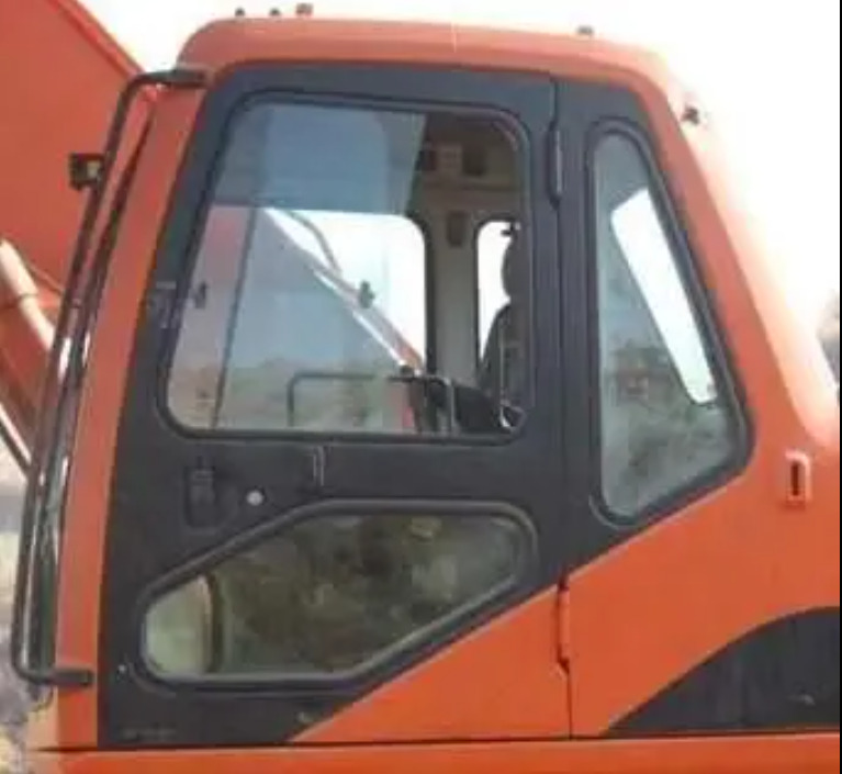 DOOSAN DX225 - Kabīne - Ekskavators: foto 2 DOOSAN DX225 - Kabīne - Ekskavators: foto 2