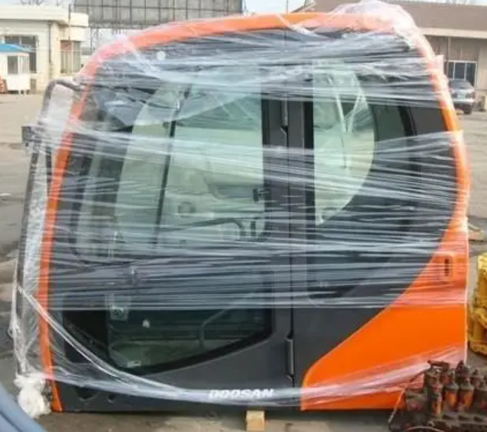 DOOSAN DX225 - Kabīne - Ekskavators: foto 4 DOOSAN DX225 - Kabīne - Ekskavators: foto 4