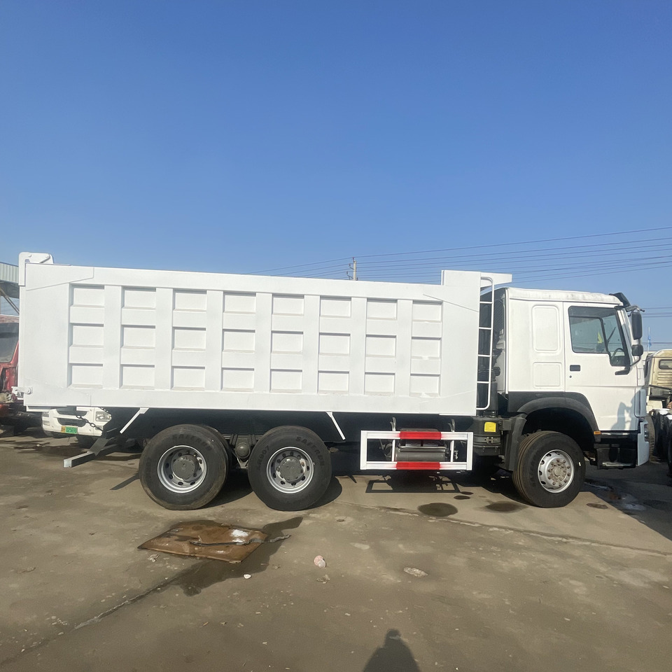 HOWO 6*4 DUMP TRUCK - Kravas automašīna pašizgāzējs: foto 2 HOWO 6*4 DUMP TRUCK - Kravas automašīna pašizgāzējs: foto 2