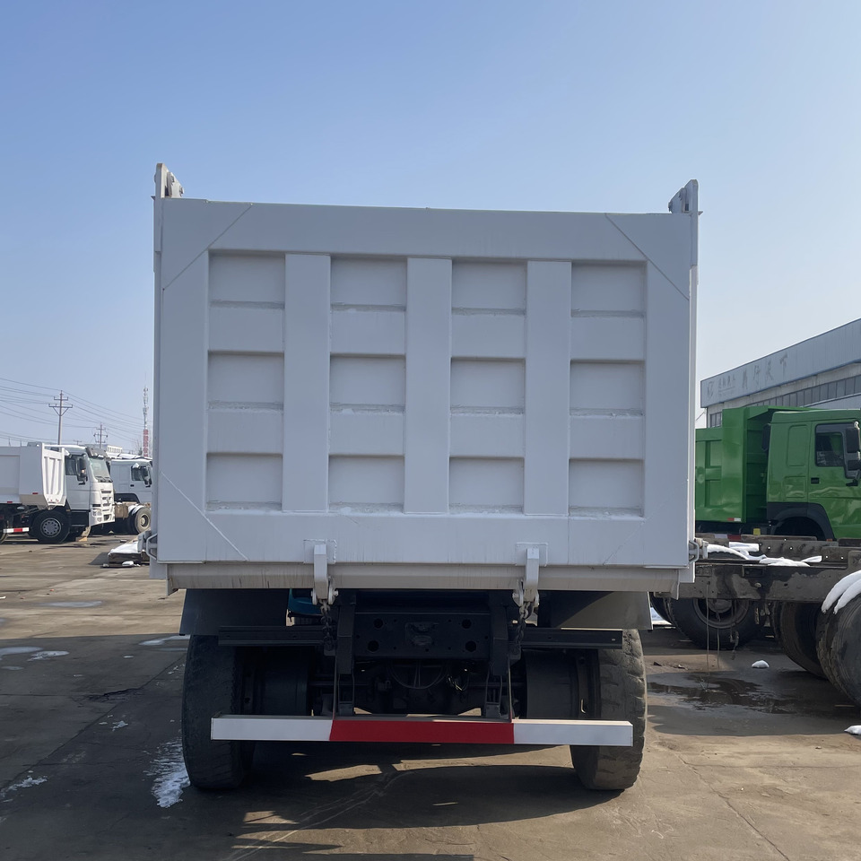 HOWO 6*4 DUMP TRUCK - Kravas automašīna pašizgāzējs: foto 5 HOWO 6*4 DUMP TRUCK - Kravas automašīna pašizgāzējs: foto 5