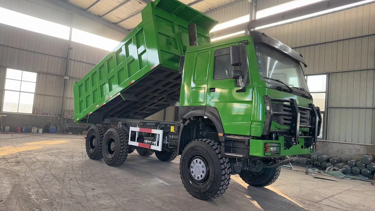 HOWO 6*6 dump truck - Kravas automašīna pašizgāzējs: foto 1 HOWO 6*6 dump truck - Kravas automašīna pašizgāzējs: foto 1