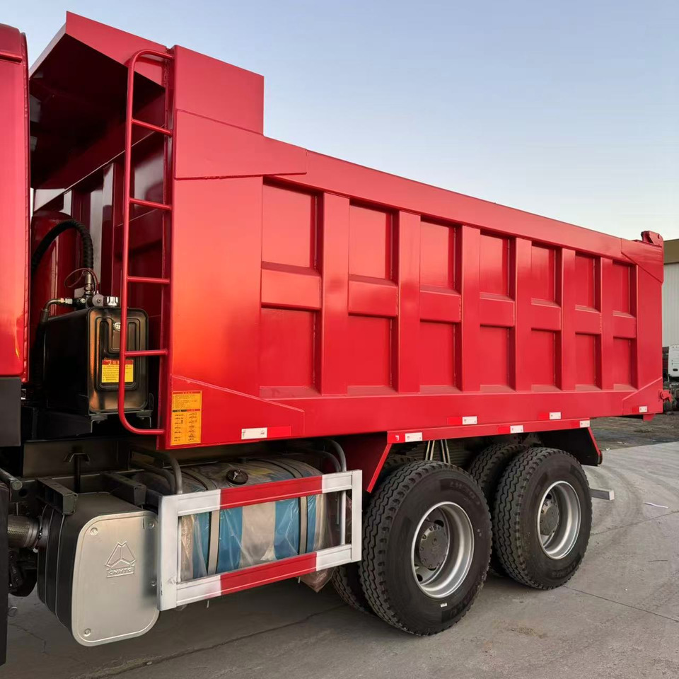 HOWO HOWO 371 6*4 dump truck - Kravas automašīna pašizgāzējs: foto 3 HOWO HOWO 371 6*4 dump truck - Kravas automašīna pašizgāzējs: foto 3