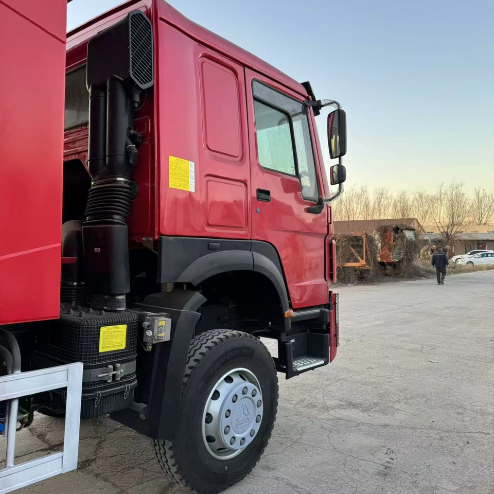 HOWO HOWO 371 6*4 dump truck - Kravas automašīna pašizgāzējs: foto 2 HOWO HOWO 371 6*4 dump truck - Kravas automašīna pašizgāzējs: foto 2
