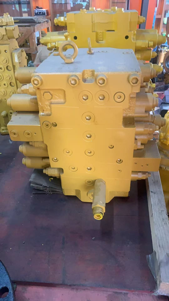 HYUNDAI R210-7 - Hidrauliskais vārsts - Ekskavators: foto 1 HYUNDAI R210-7 - Hidrauliskais vārsts - Ekskavators: foto 1