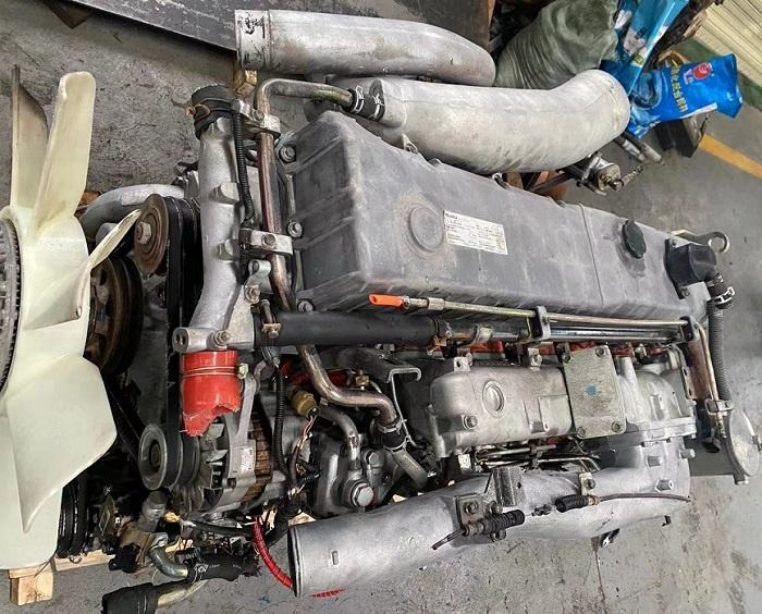 ISUZU 6WF1 - Dzinējs - Betona sūknis: foto 2 ISUZU 6WF1 - Dzinējs - Betona sūknis: foto 2