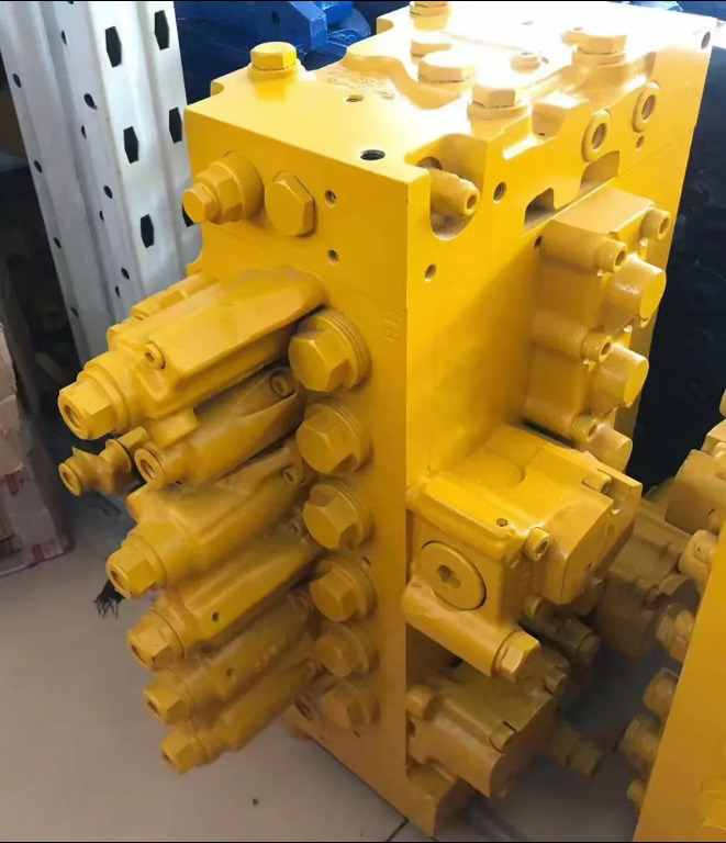KOMATSU - Vārsts - Ekskavators: foto 1 KOMATSU - Vārsts - Ekskavators: foto 1