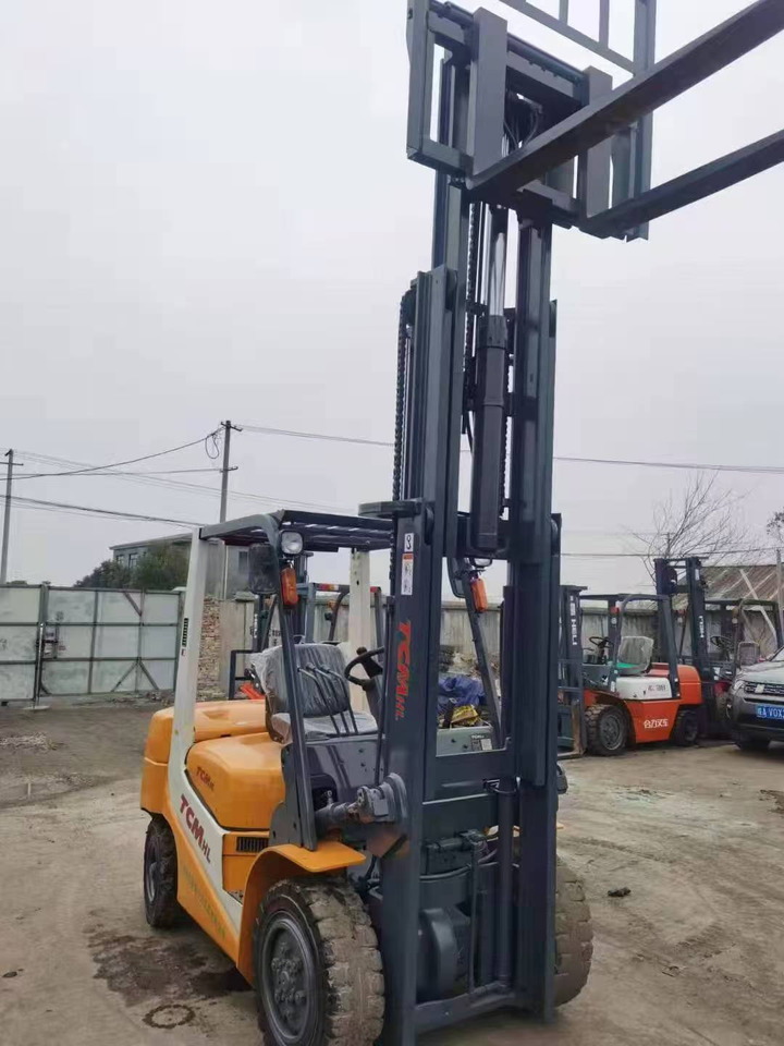 TCM 5 TONS 2 stages - Dīzeļiekrāvējs: foto 3 TCM 5 TONS 2 stages - Dīzeļiekrāvējs: foto 3