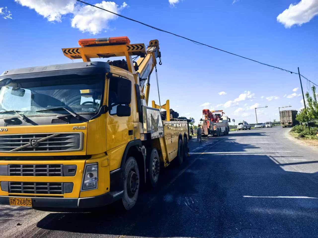 XCMG crane truck 70t - Kravas auto ar manipulatoru: foto 1 XCMG crane truck 70t - Kravas auto ar manipulatoru: foto 1