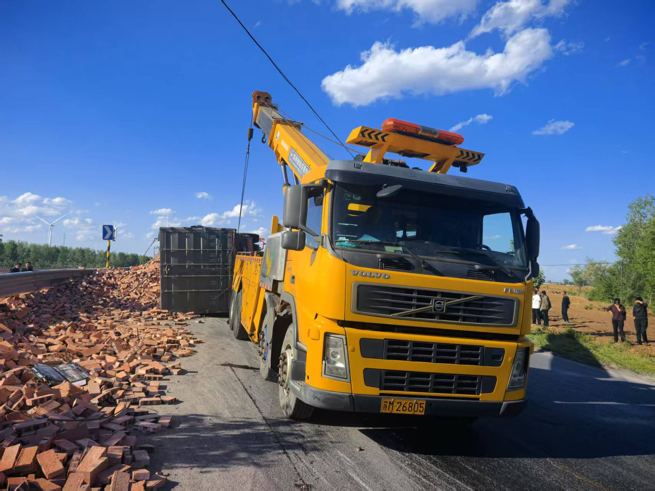 XCMG crane truck 70t - Kravas auto ar manipulatoru: foto 2 XCMG crane truck 70t - Kravas auto ar manipulatoru: foto 2