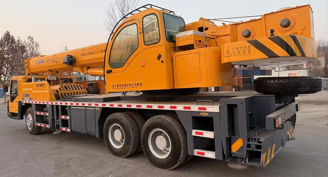 XCMG crane truck - Kravas auto ar manipulatoru: foto 3 XCMG crane truck - Kravas auto ar manipulatoru: foto 3