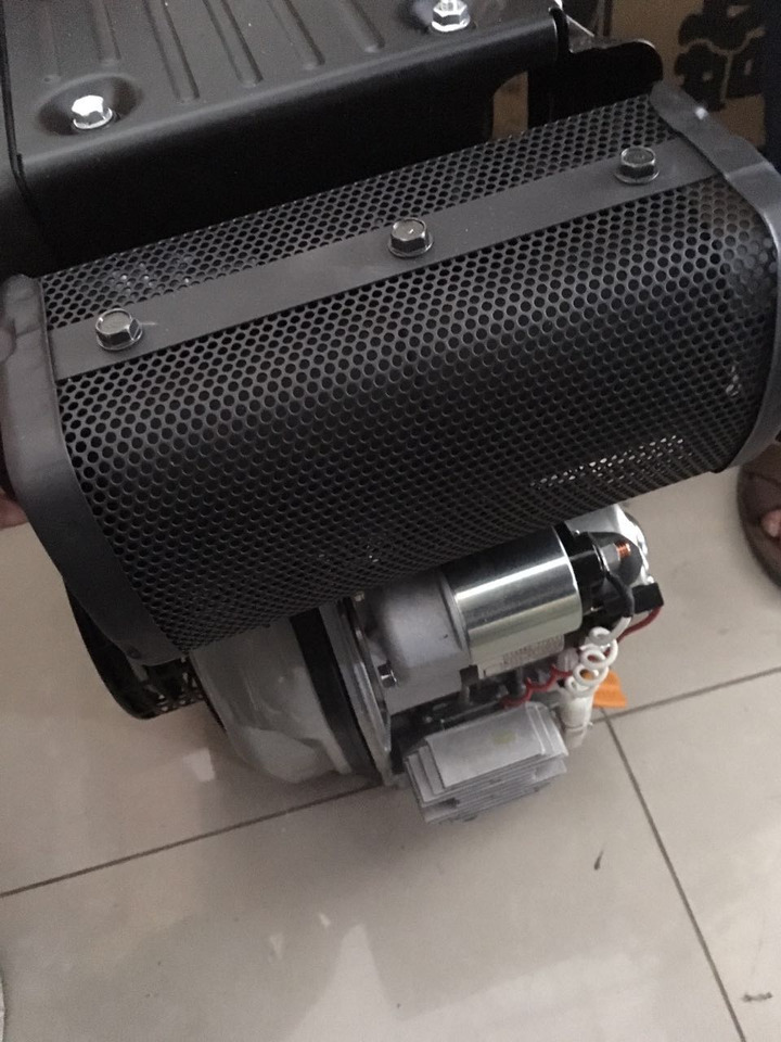 YANMAR L70N - Dzinējs - Vibrorullis: foto 5 YANMAR L70N - Dzinējs - Vibrorullis: foto 5