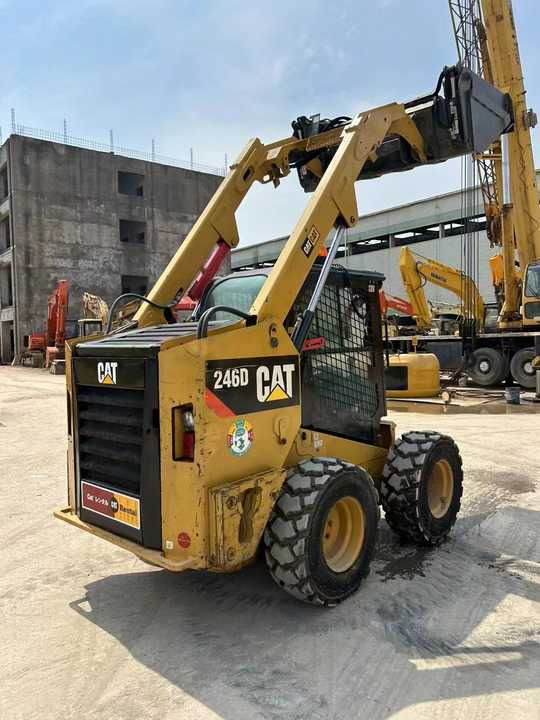 90% New Front Loader Tractor CAT 246D Skid Steer Loader / Used Cat 226B 246C 246d Mini Skid Steer Loader in Stock - Kompaktiekrāvējs: foto 3 90% New Front Loader Tractor CAT 246D Skid Steer Loader / Used Cat 226B 246C 246d Mini Skid Steer Loader in Stock - Kompaktiekrāvējs: foto 3