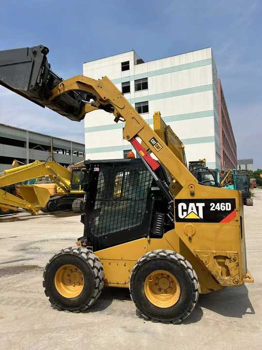 90% New Front Loader Tractor CAT 246D Skid Steer Loader / Used Cat 226B 246C 246d Mini Skid Steer Loader in Stock - Kompaktiekrāvējs: foto 5 90% New Front Loader Tractor CAT 246D Skid Steer Loader / Used Cat 226B 246C 246d Mini Skid Steer Loader in Stock - Kompaktiekrāvējs: foto 5