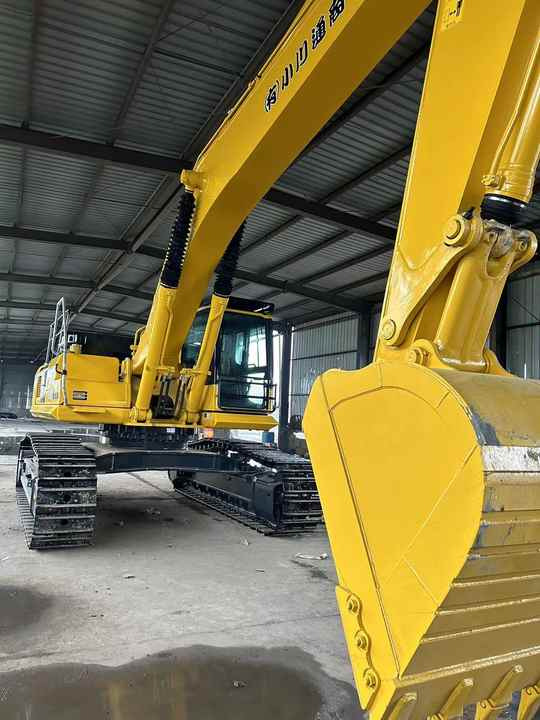 90% New KOMATSU PC450-8 Used Excavator Construction Excavators, Strong Power, Low Price, and Very Good Quality - Kāpurķēžu ekskavators: foto 4 90% New KOMATSU PC450-8 Used Excavator Construction Excavators, Strong Power, Low Price, and Very Good Quality - Kāpurķēžu ekskavators: foto 4