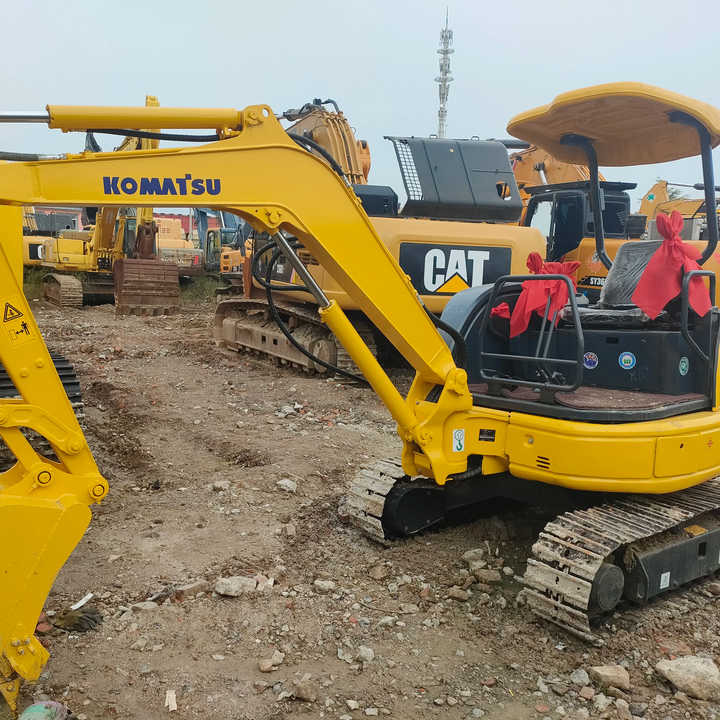 Best Quality Komatsu PC35-2 Used Mini Excavator Earth-moving Machinery in Good Condition - Kāpurķēžu ekskavators: foto 5 Best Quality Komatsu PC35-2 Used Mini Excavator Earth-moving Machinery in Good Condition - Kāpurķēžu ekskavators: foto 5